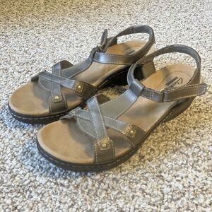 NEW Clarks Womens Hayla Flute Leather Sandals Size 10 N Pewter Adjustable Strap